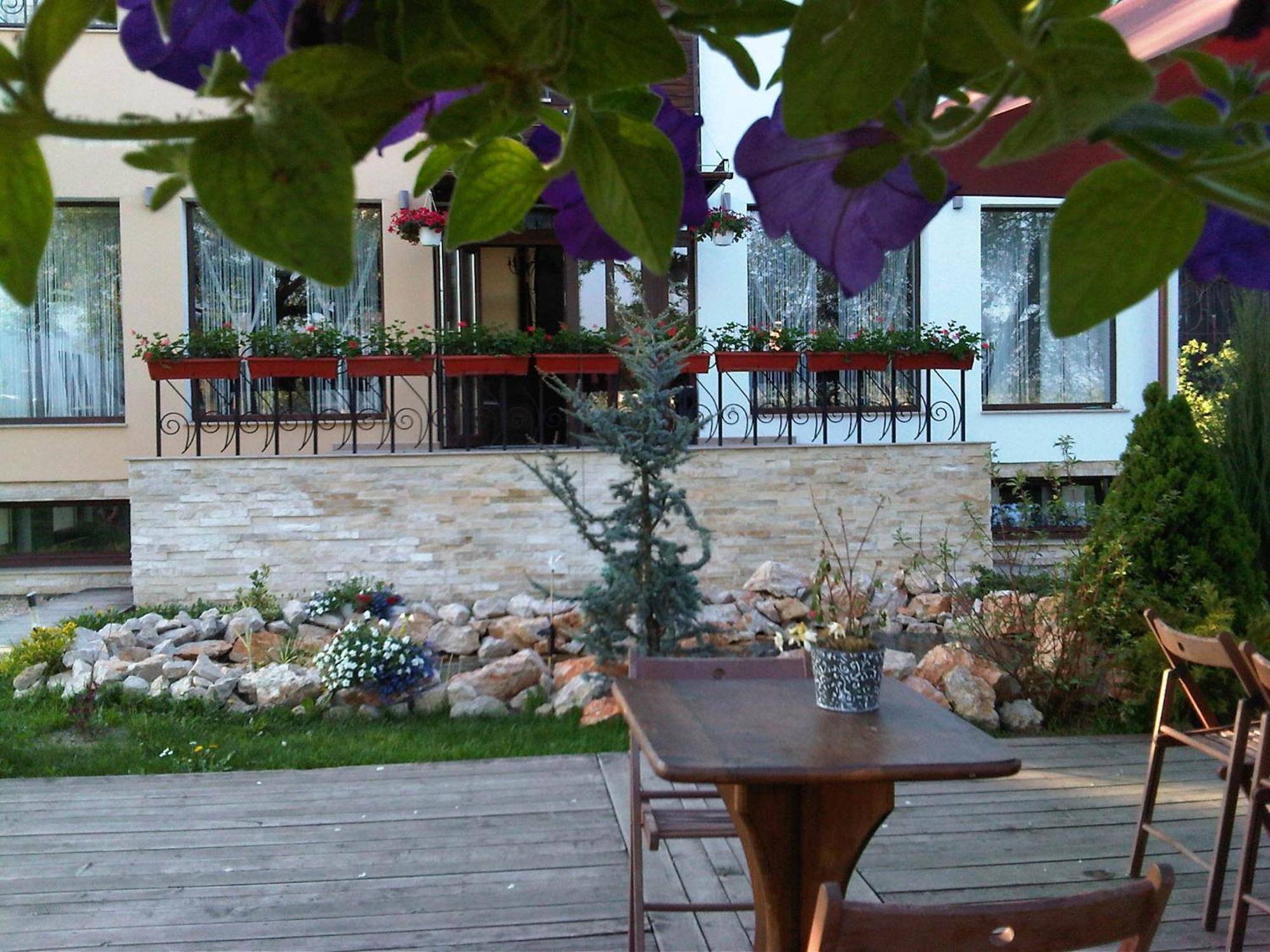 Stupina Hotel Braşov Buitenkant foto